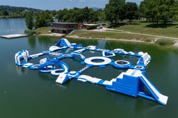 Am Fotos sieht man den neuen Aquapark am Pichlinger See.
