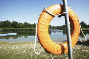 Rettungsring an einem See 