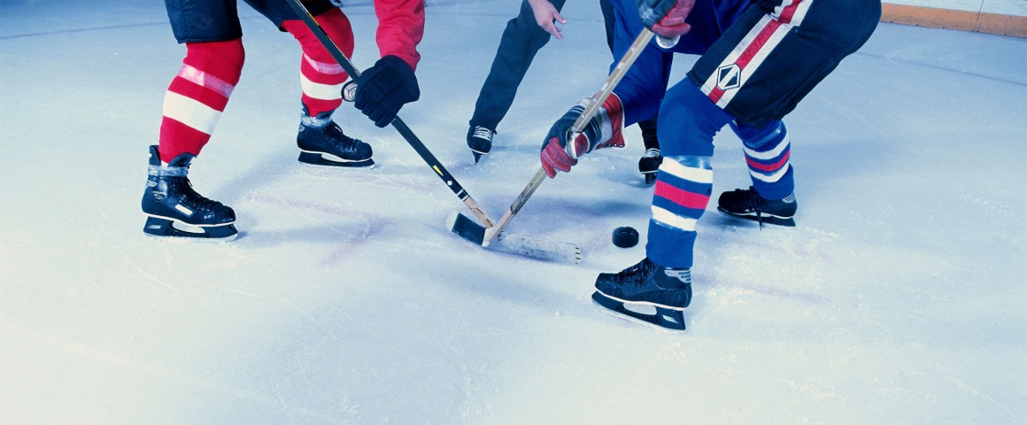 Eishockeyspieler am Eis