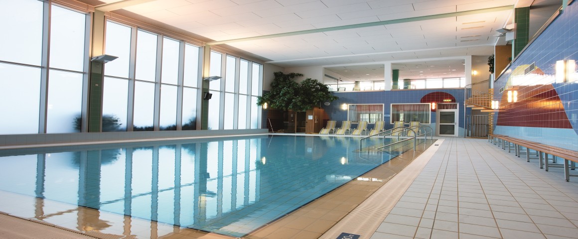 Schwimmbecken im Hallenbad Ebelsberg
