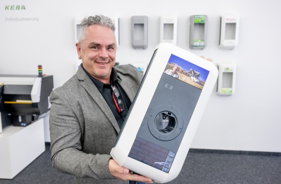 Der Gewinner der personalisierten WallBOX; Bild: Fotokerschi