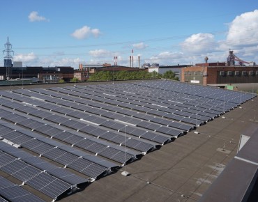 Photovoltaikanlage auf dem Dach des Unternehmens Mechel Stahlhandel Austria in Linz