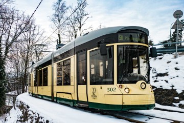 Pöstlingbergbahn mit Winterlandschaft