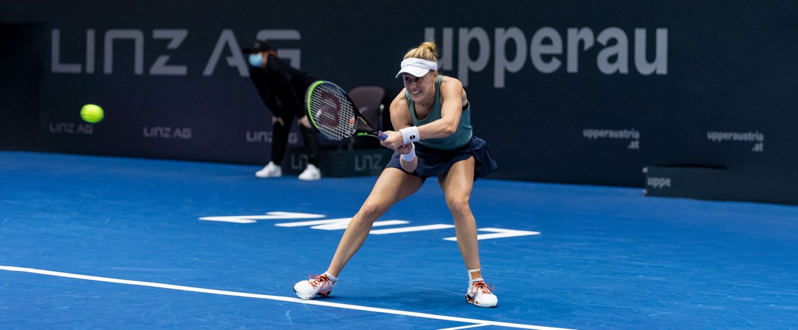 Tennisspielerin Alison Riske (Siegerin des Upper Austria Ladies 2021) beim Aufschlag; Bild: Alex Scheuber / gettyimages