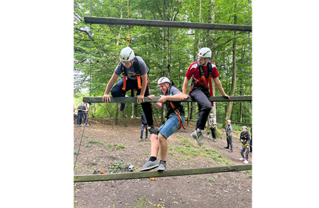 Körperlich mal so richtig auspowern? Beim Outdoor-Training der Lehrlinge ist immer was los!
