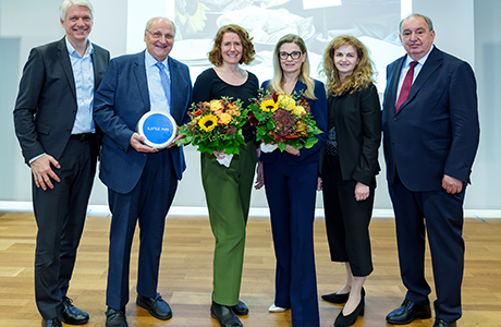Die Referent*innen gemeinsam mit Erich Haider, Josef Siligan, Jutta Rinner und der Moderatorin Christa Kummer