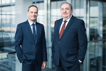Erich Haider und Werner Sonnleitner, Geschäftsführer LINZ SERVICE GmbH