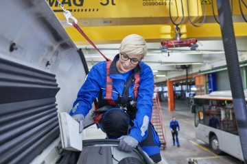 Beate Kraxberger, Kfz-Technik-Lehrling der LINZ AG.