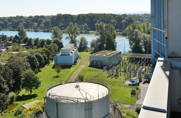 Blick von oben auf das Fernheizkraftwerk Linz Süd