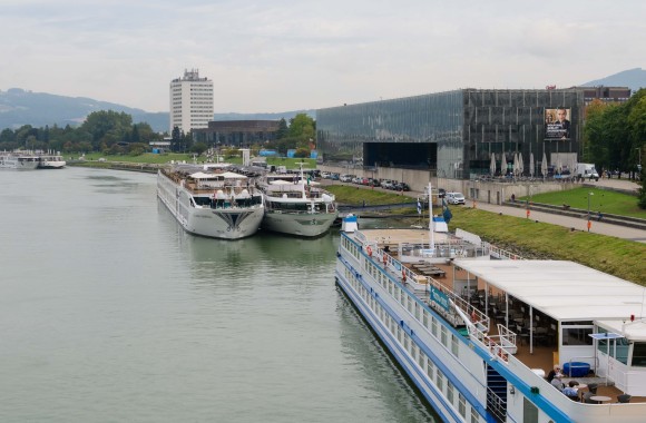 Kreuzfahrtschiffe Donaulände