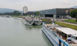 Kreuzfahrtschiffe Donaulände