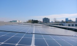 Photovoltaikanalge auf dem Dach der Klinik Diakonissen
