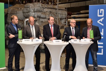 Generaldirektor Erich Haider mit Herrn Rathner, Dopf, Luger und Herrn Hess