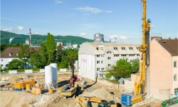 Einsatz von Spezialmaschine am Bauplatz für das LINZ AG Bauprojekt "Neues (Strom-)Netzgebäude" 