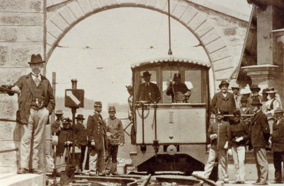 Bild von der Eröffnung der Pöstlingbergbahn im Jahr 1898