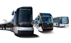 CityRunner, 24-Meter-Obus und Autobus freigestellt  nebeneinander.