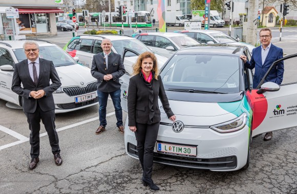 Vorstandsdirektorin Dr. Jutta Rinner, Herr Luger, Hein und Herr Waldhör