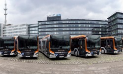 Neue Autobusse der LINZ AG LINIEN vor dem LINZ AG Gebäude