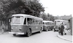 Obus bei der Eröffnungsfahrt 1944