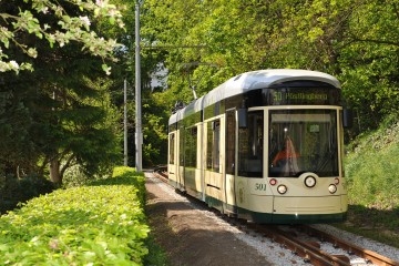 Die Bergbahn bei ihrer Fahrt auf den Pöstlingberg.