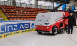 Die neue Eisbearbeitungsmaschine der LINZ AG BÄDER