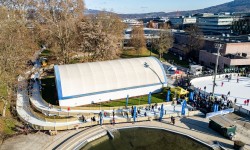 Großer Andrang am Eröffnungstag des neuen Eislaufwegs.