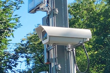 Überwachungskamera an Säule