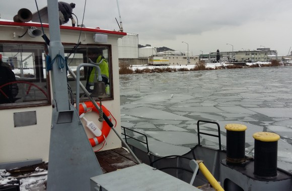 Erster Eisbrecher-Einsatz für die MS Eduard 2019