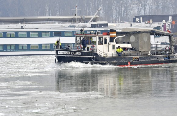 Eisbrecher MS Eduard