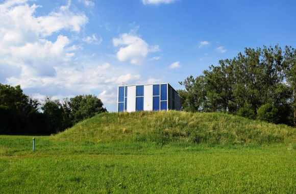 Brunnengebäude des Wasserwerkes Plesching auf Hügel