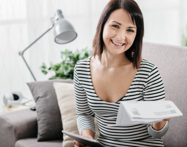 Frau mit Tablet