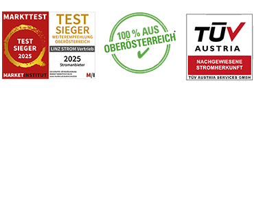 Grünes Siegel mit  Aufschrift "100 % aus Oberösterreich", ein Siegel vom Market-Institut für die Auszeichnung als Top-Stromanbieter in Oberösterreich 2025 und ein Siegel von TÜV Austria als Zertifikat für die Stromherkunft