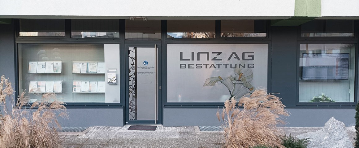 Außenfassade des Aufnahmebüros LINZ AG BESTATTUNG Dornach-Auhof