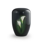 Schwarze Urne mit dem Motiv zwei weiße Callas.