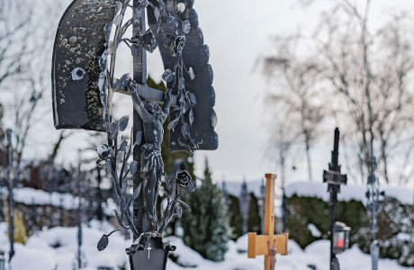 Bergfriedhof im Winter