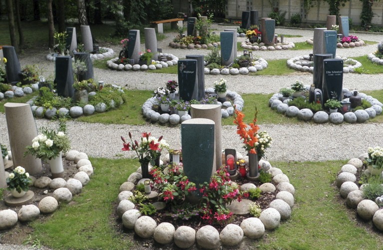 Kreisgräber im Urnenhain Urfahr