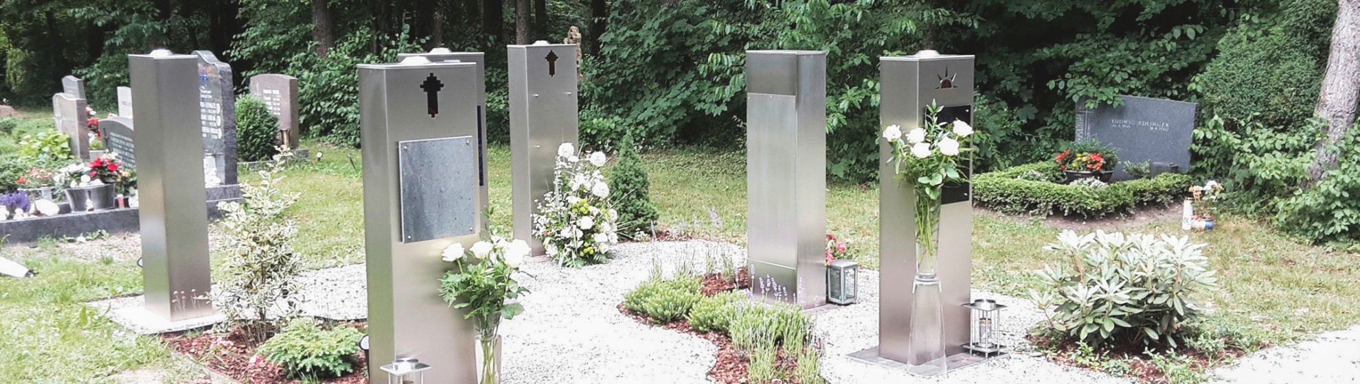Stelengräber auf Kiselfeld mit Platz für Bepflanzung