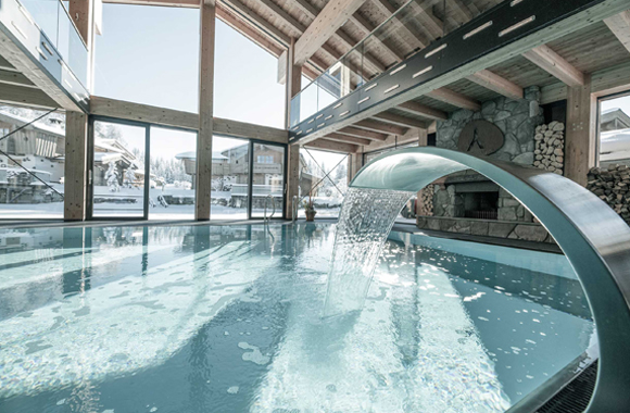 Indoorpool im Hotel Inns Holz